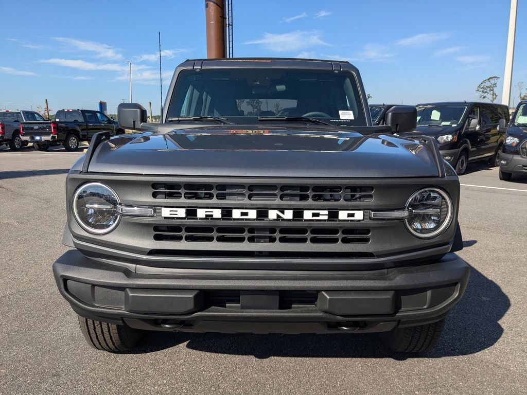 2025 Ford Bronco Base photo 9