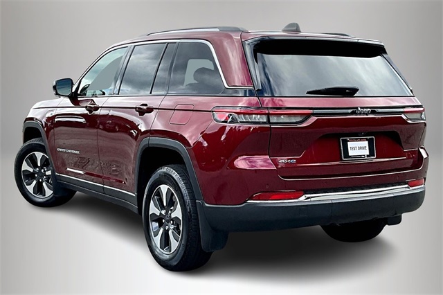 2022 Jeep Cherokee Limited 4xe photo 2