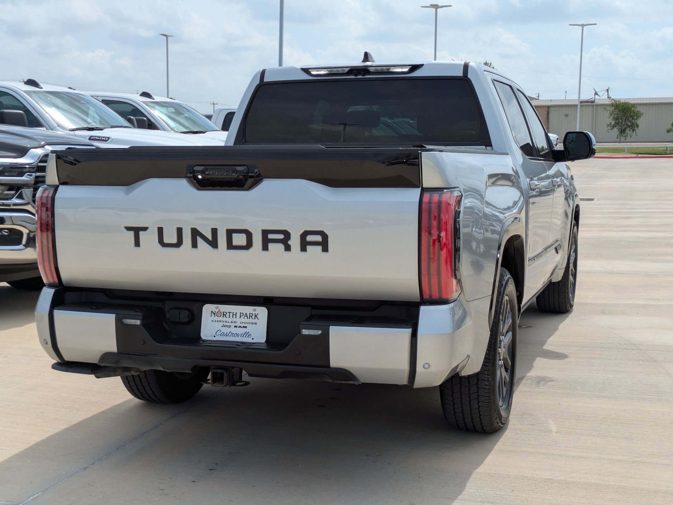 2023 Toyota Tundra Platinum photo 3