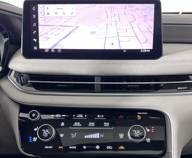 2026 Infiniti QX60 Luxe photo 13