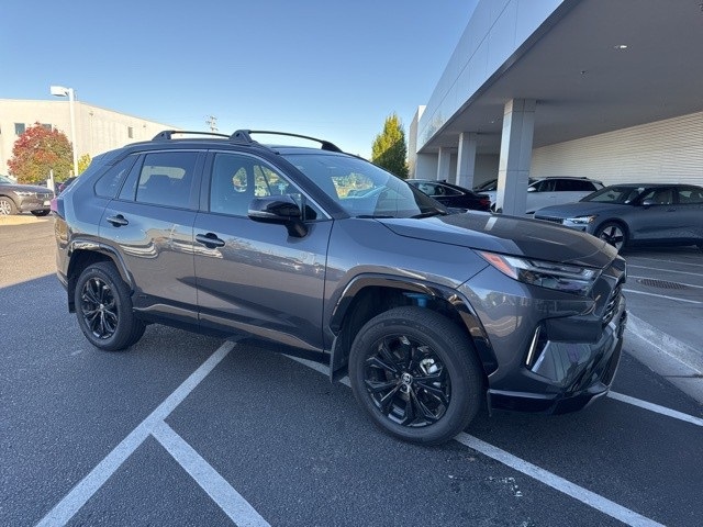 2024 Toyota RAV4 Hybrid XSE photo 2
