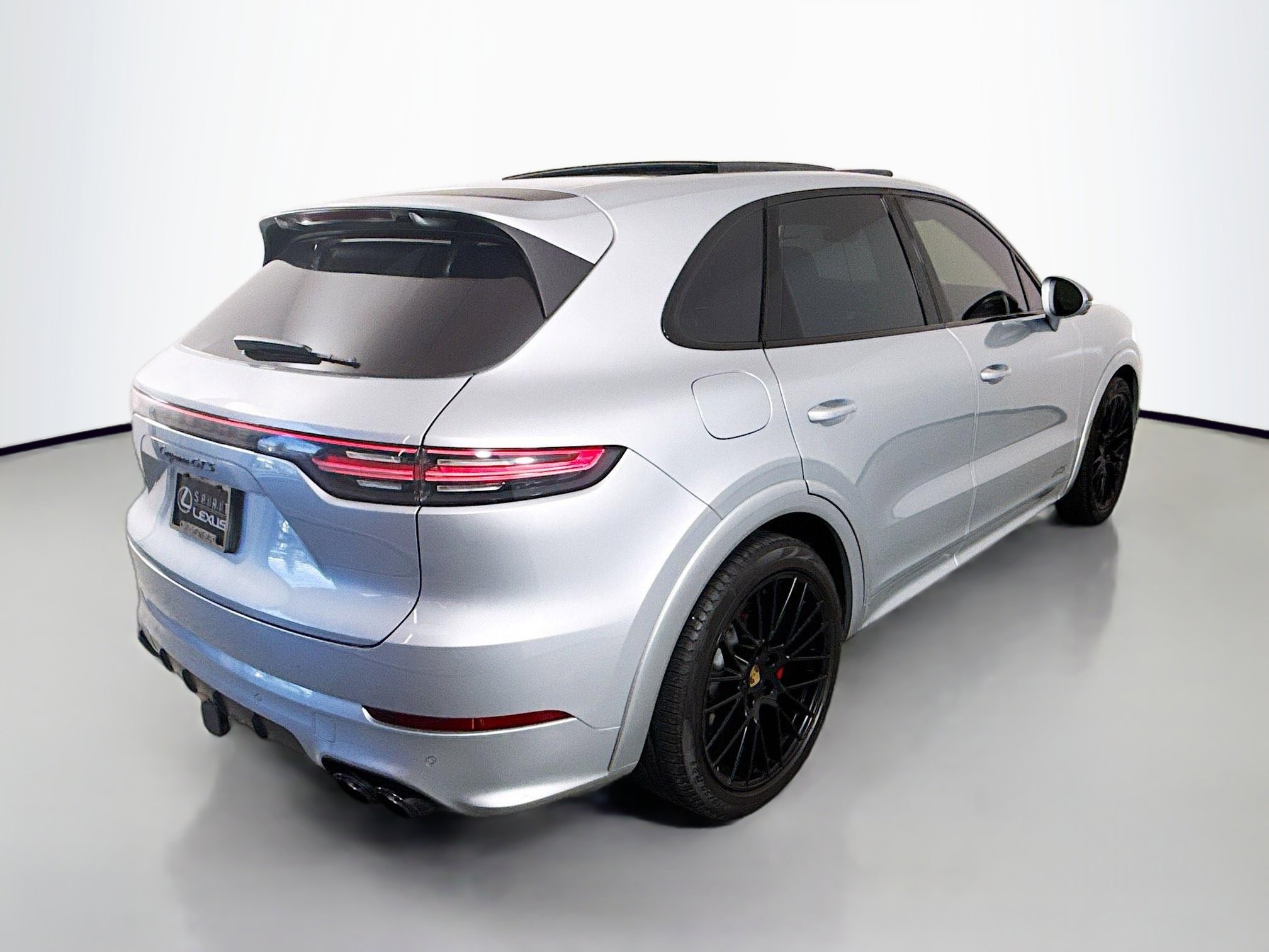 2021 Porsche Cayenne GTS photo 7