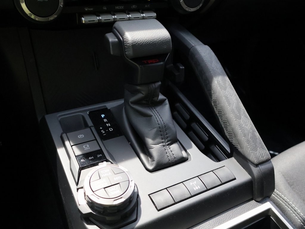 2025 Toyota Tacoma TRD Off-Road photo 34