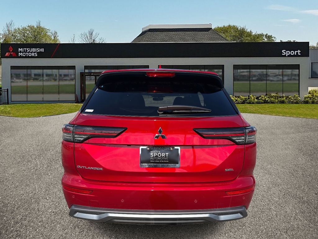 2025 Mitsubishi Outlander SEL photo 4