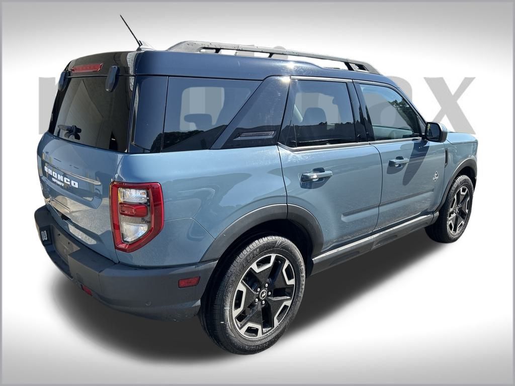 2022 Ford Bronco Sport Outer Banks photo 2