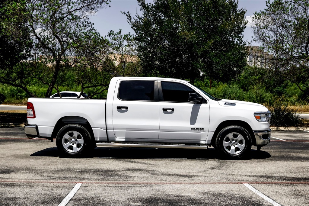 2023 Ram 1500 Big Horn Lone Star photo 3