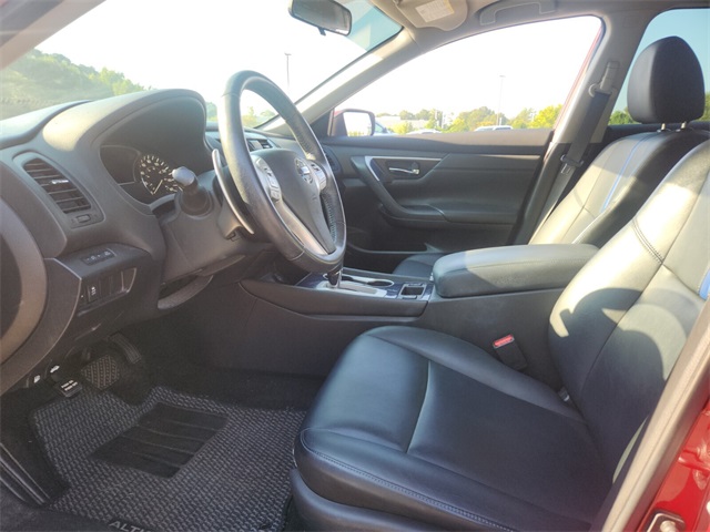 2018 Nissan Altima 2.5 SR photo 9