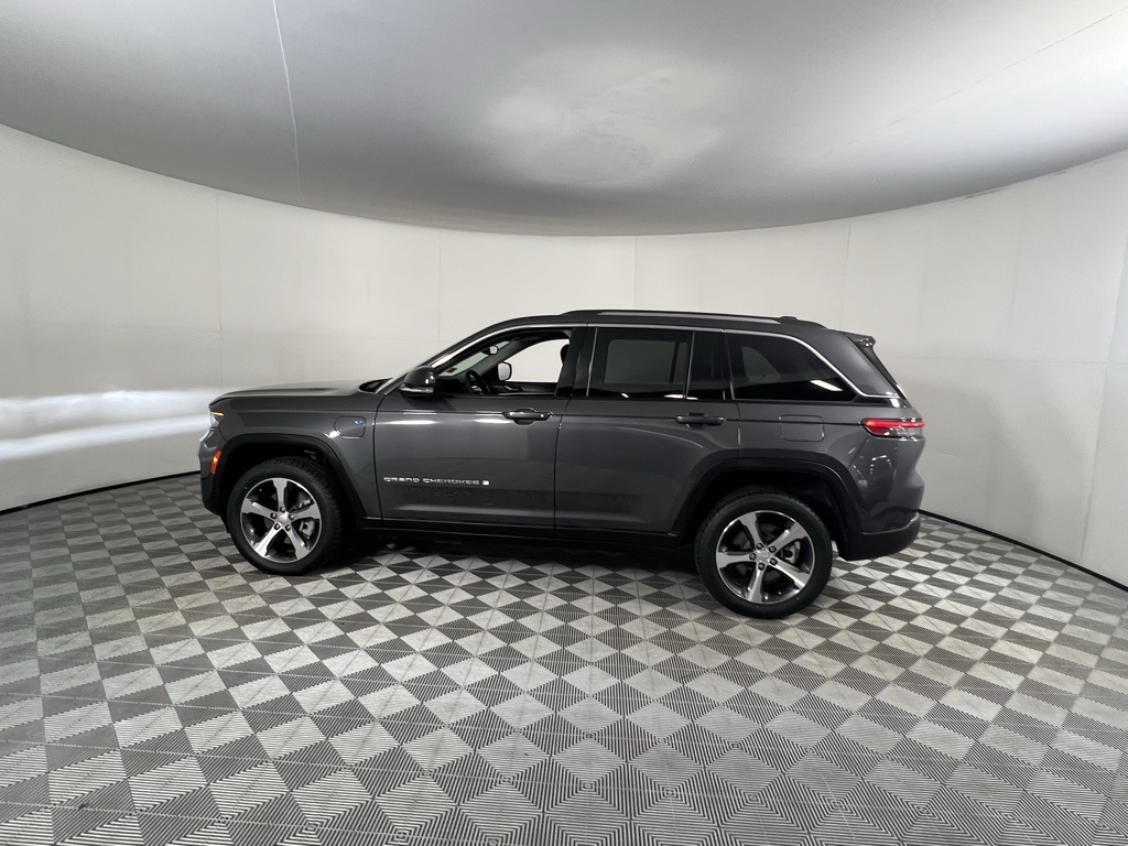 2023 Jeep Cherokee 4xe photo 7
