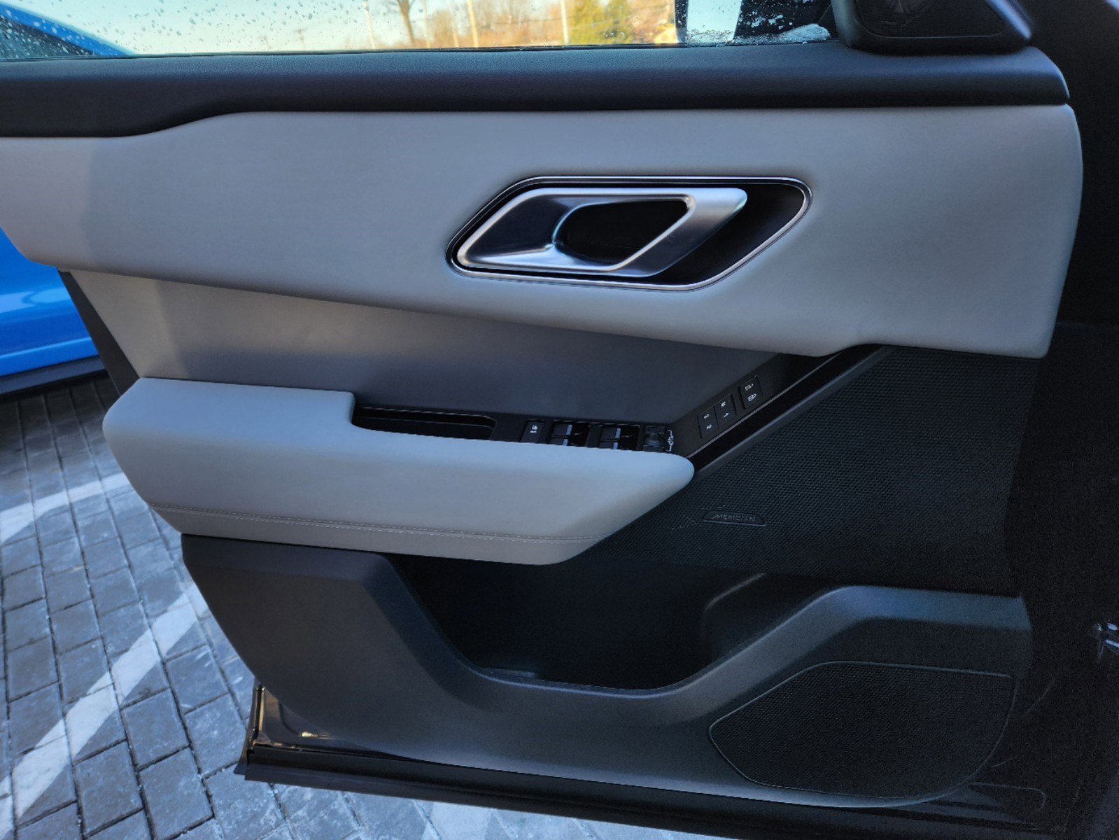 2025 Land Rover Range Rover Velar S photo 22