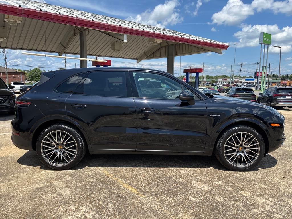 2020 Porsche Cayman E-Hybrid Base photo 2