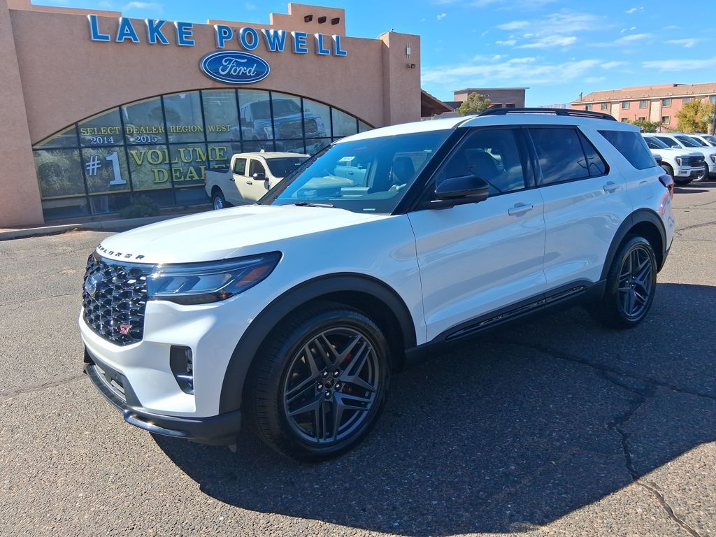 2025 Ford Explorer ST's photo