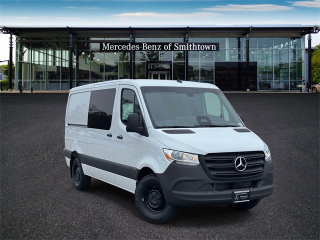 2026 Mercedes-Benz Sprinter Crew Van Base's photo