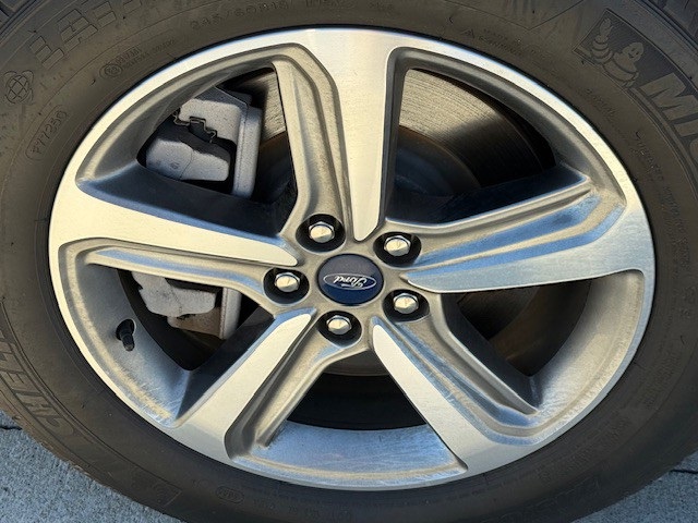 2022 Ford Edge SEL photo 9