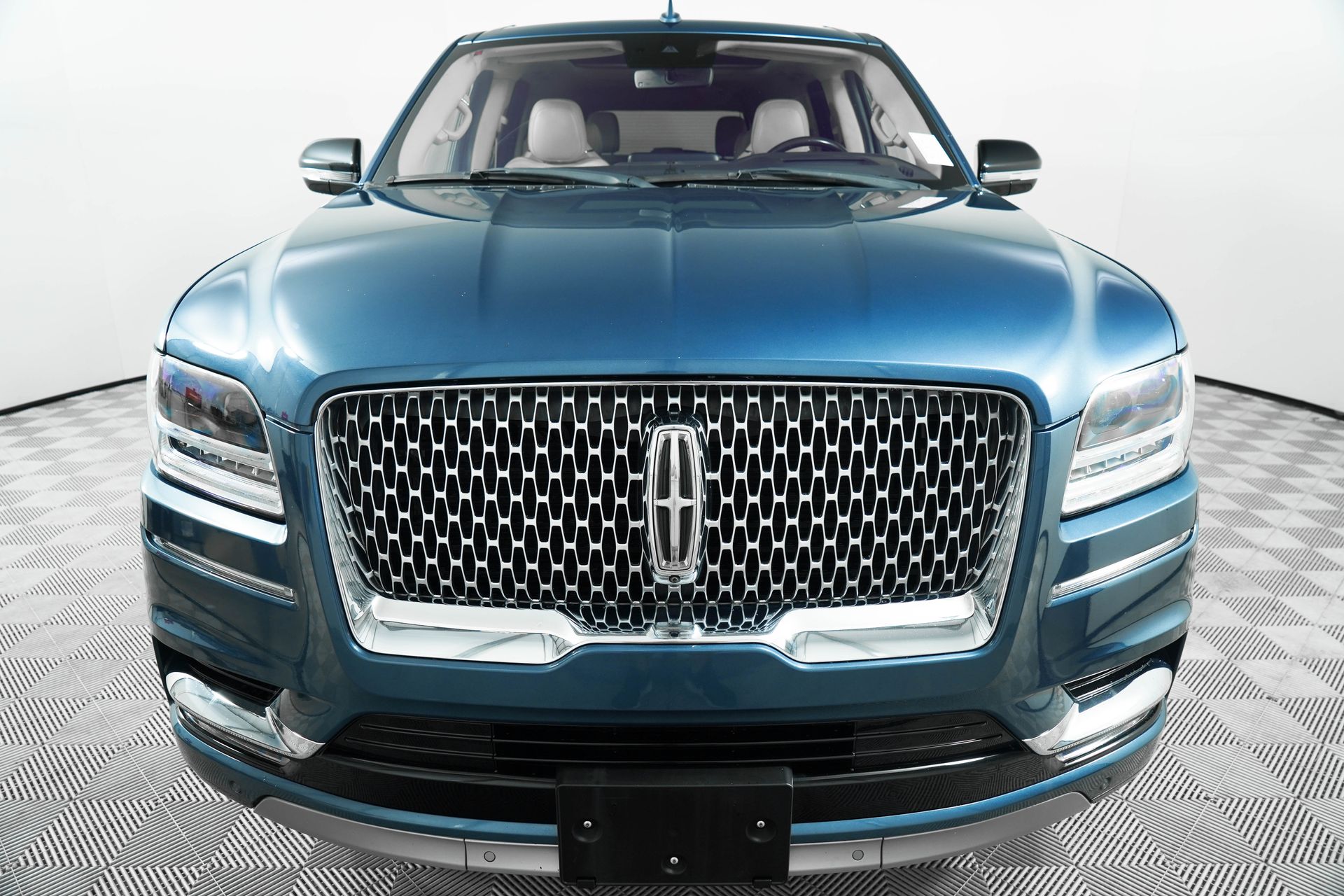 2018 Lincoln Navigator L Reserve photo 2