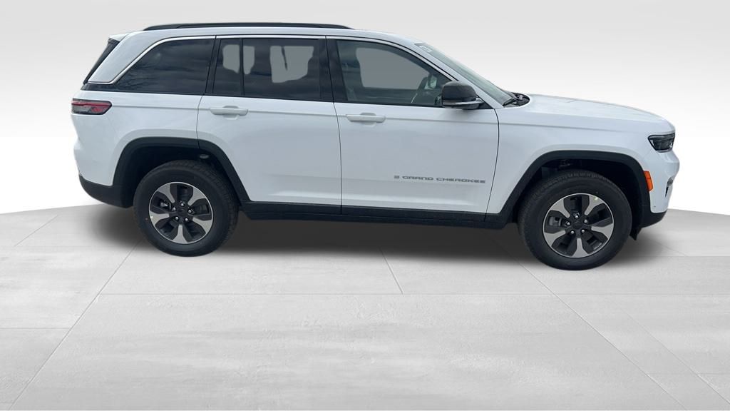 2024 Jeep Grand Cherokee Base 4xe photo 2