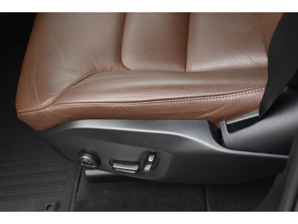 2023 Volvo XC60 B5 Plus photo 29