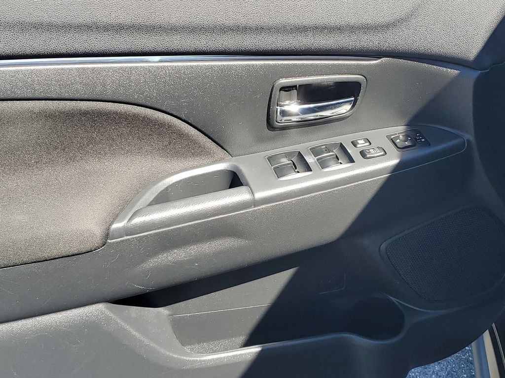 2017 Mitsubishi Outlander Sport SE photo 27