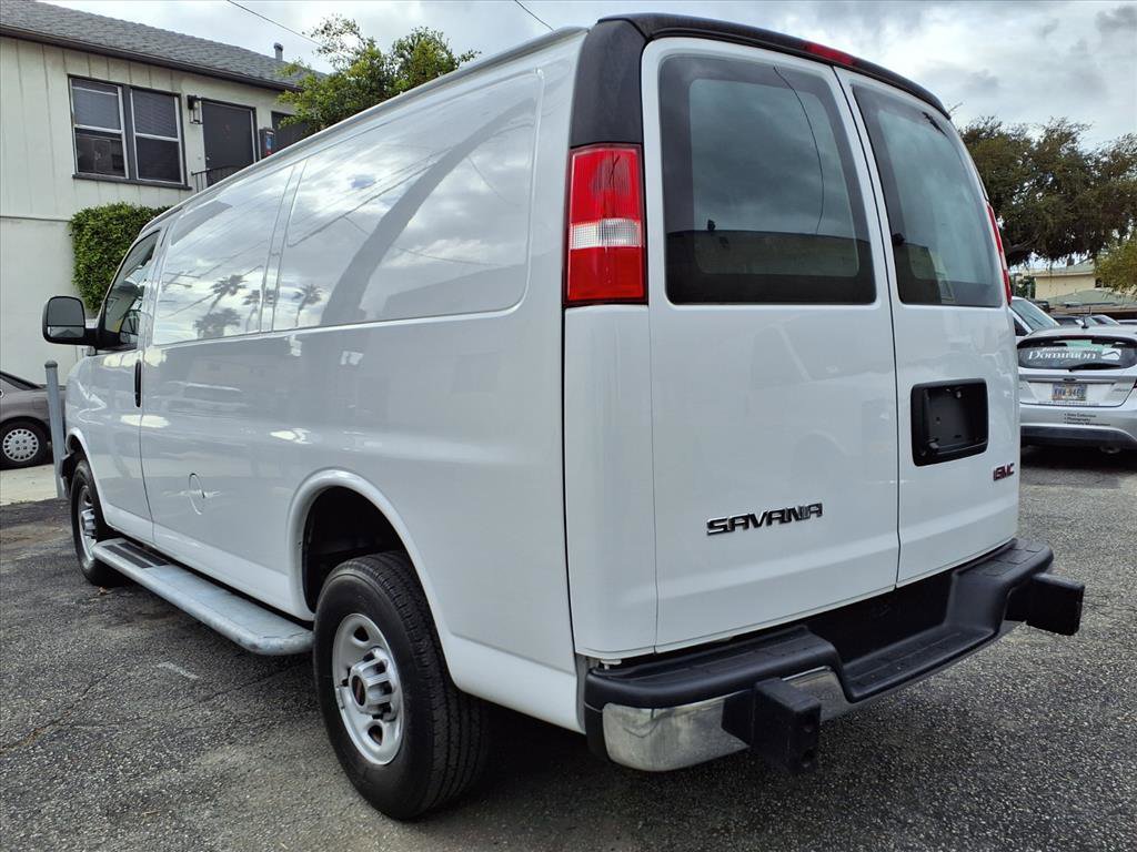 2023 Gmc Savana Cargo 2500 photo 3