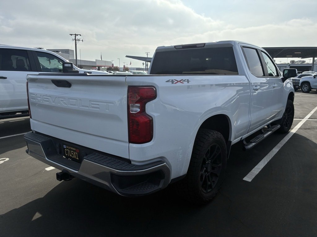 2020 Chevrolet Silverado 1500 LT photo 2