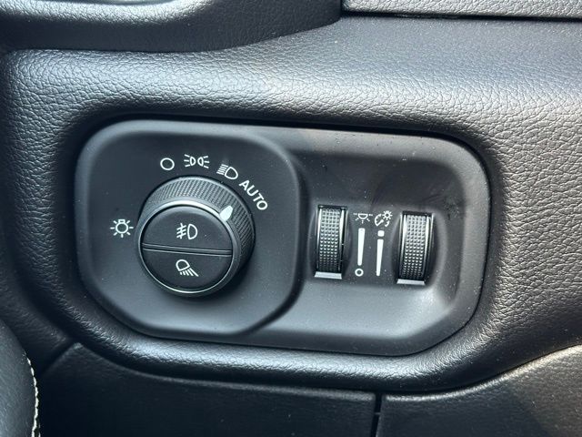 2026 Ram 3500 Laramie photo 17