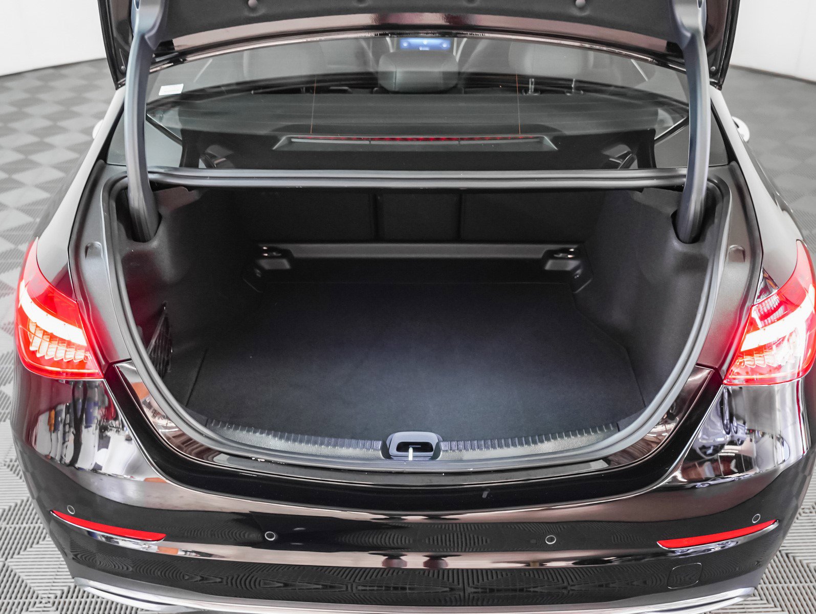 2025 Mercedes Benz C 300 Sedan photo 8