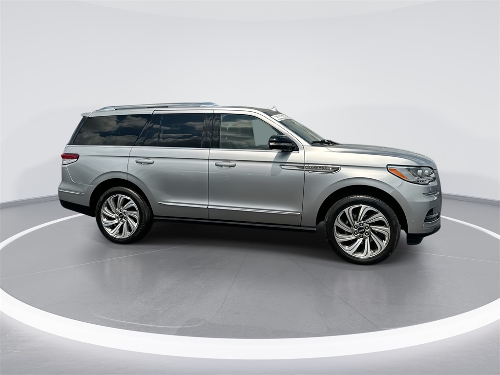 2023 Lincoln Navigator Reserve photo 9