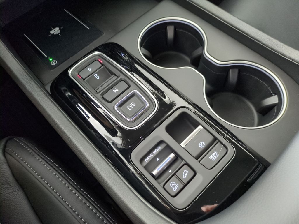 2025 Honda Pilot Touring photo 21