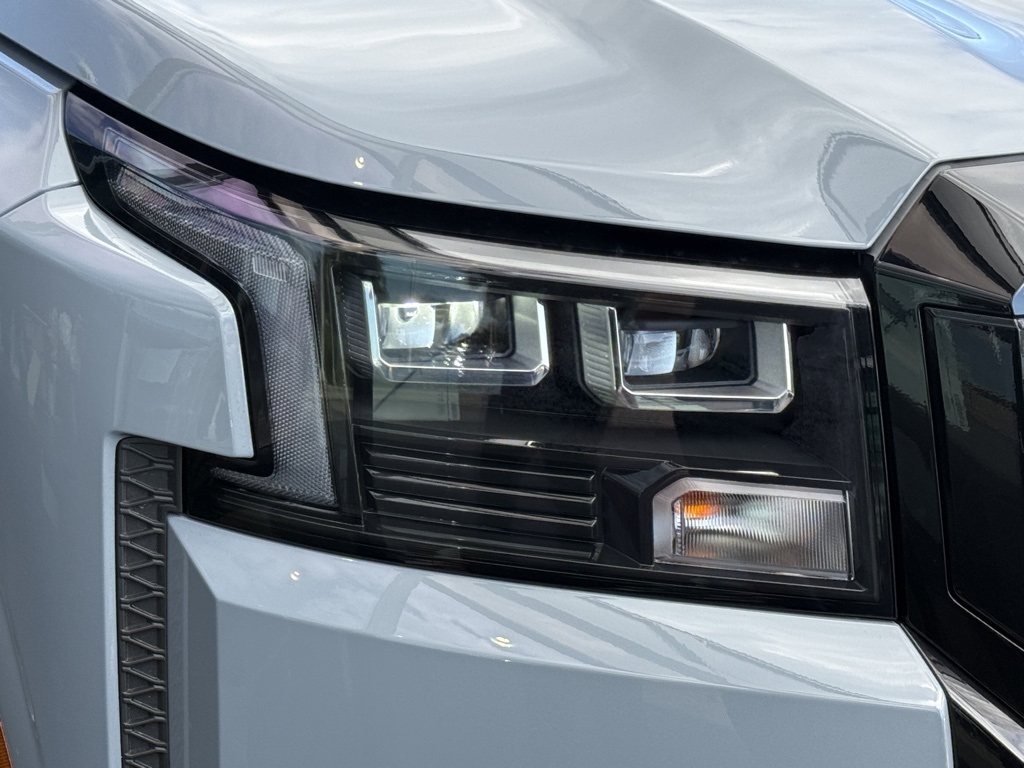 2026 Nissan Frontier SV photo 3