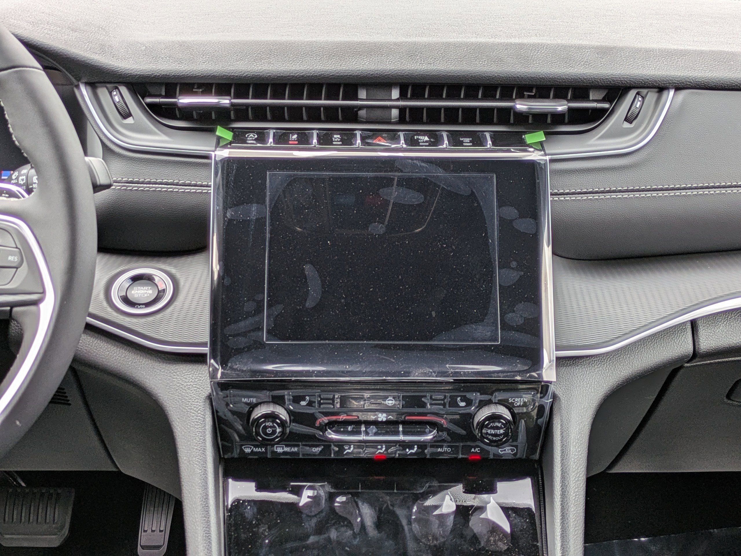 2025 Jeep Grand Cherokee Laredo Altitude photo 16