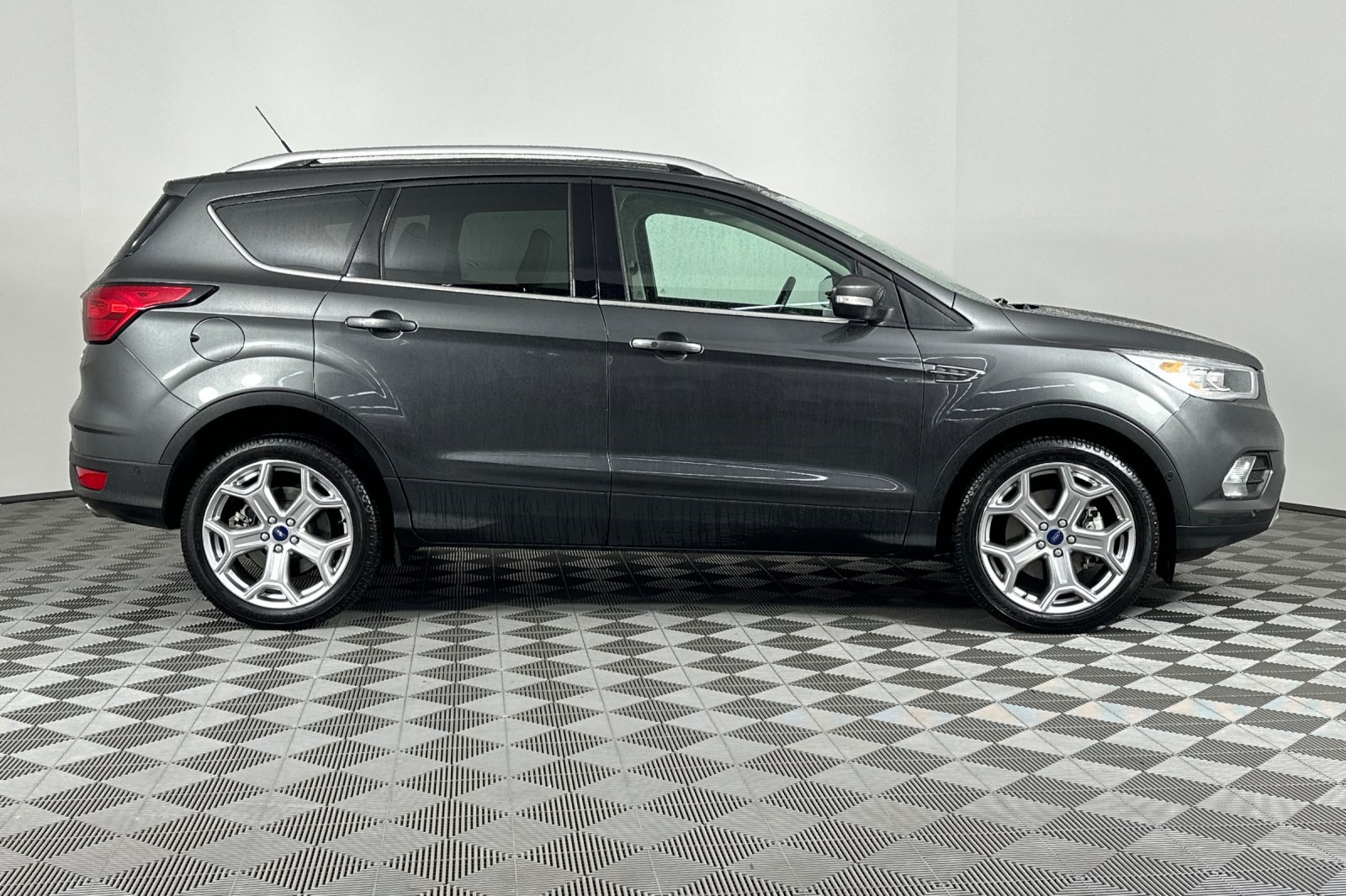 2019 Ford Escape Titanium photo 3