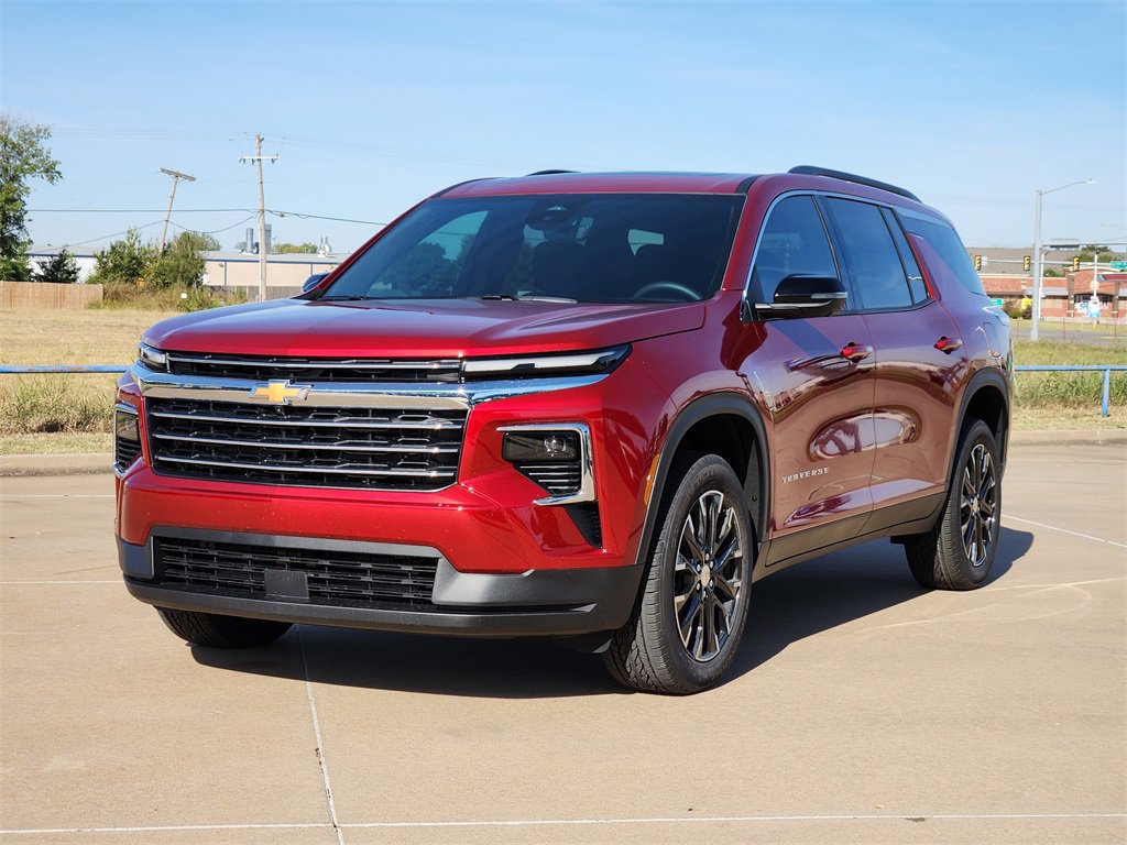 2026 Chevrolet Traverse photo 2