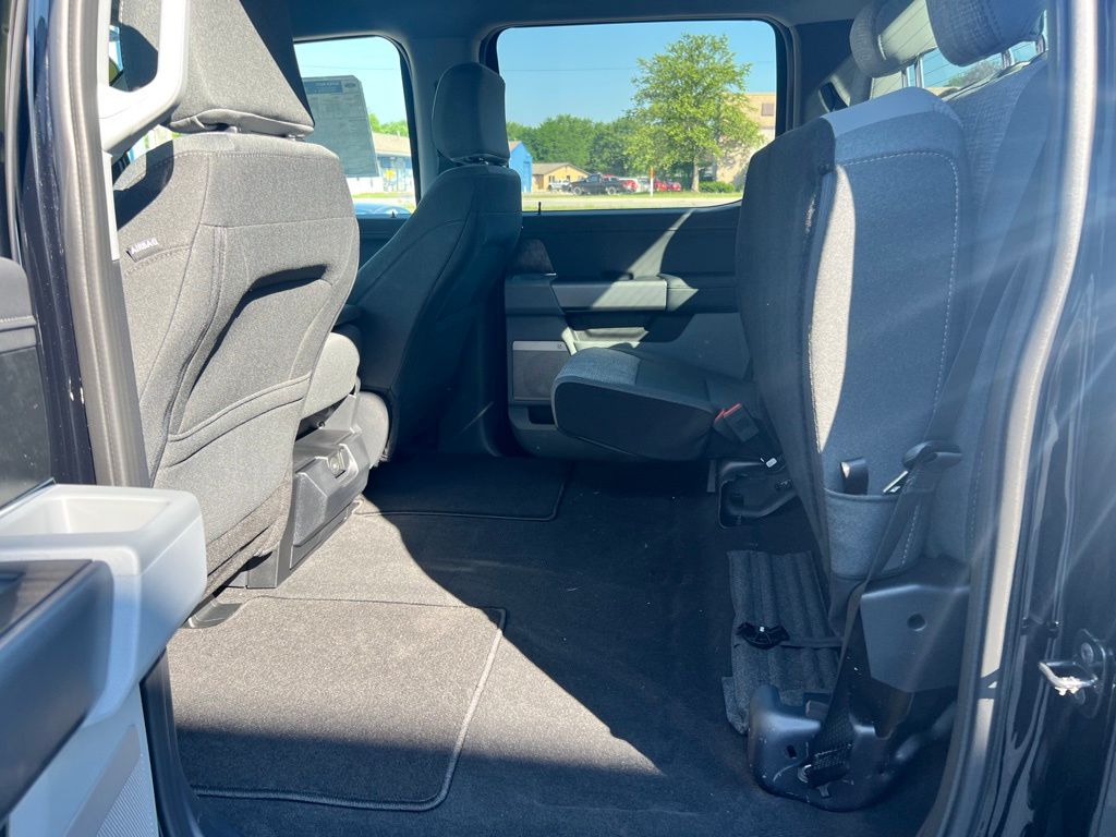 2025 Ford F-350 XLT photo 23