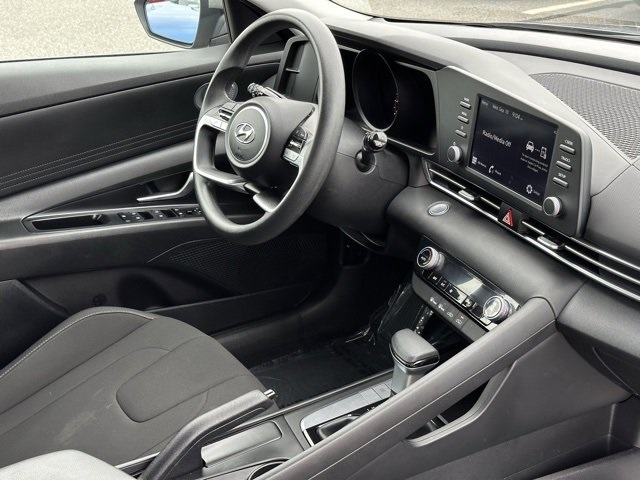 2023 Hyundai Elantra SEL photo 23