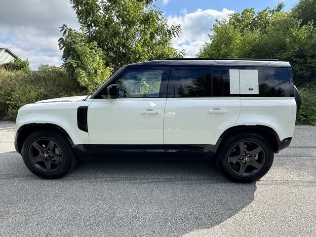 2023 Land Rover Defender 110 X-Dynamic SE photo 12