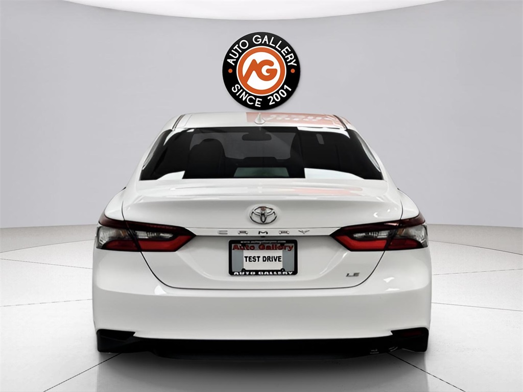 2022 Toyota Camry LE photo 6