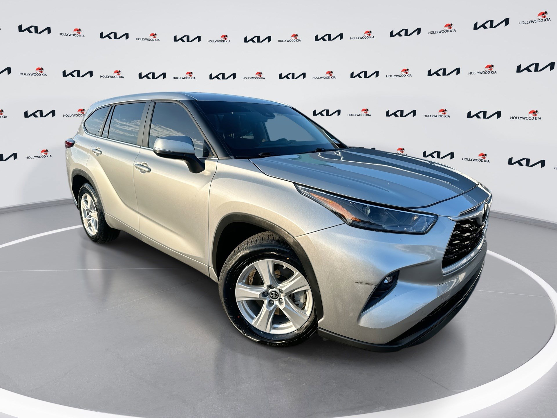 2023 Toyota Highlander LE