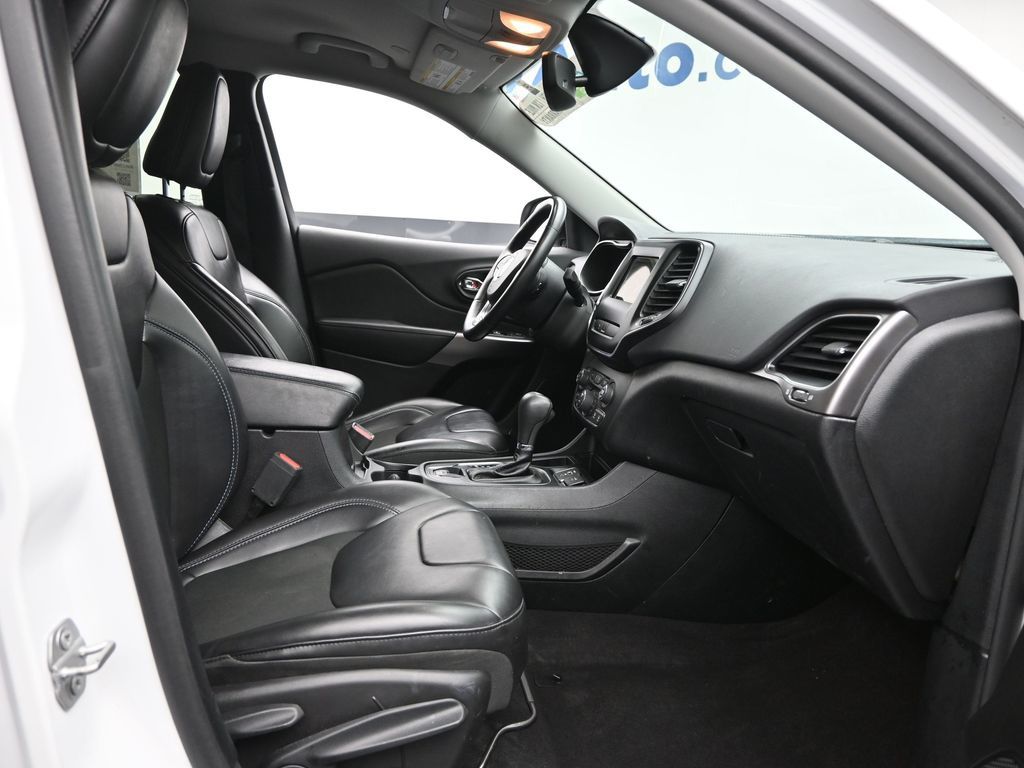 2020 Jeep Cherokee Latitude photo 5