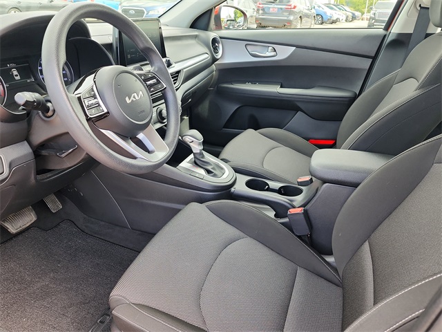 2023 Kia Forte LXS photo 9