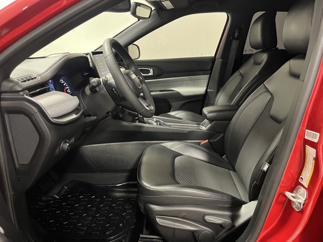 2023 Jeep Compass Latitude photo 11