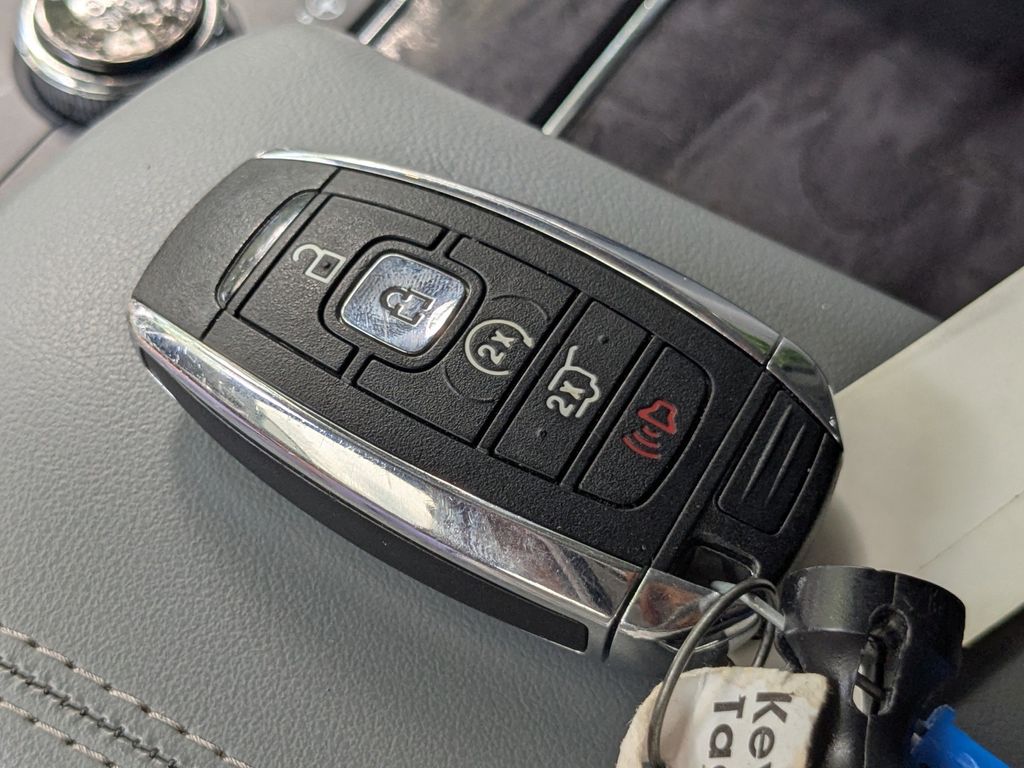 2019 Lincoln Navigator L Reserve photo 27