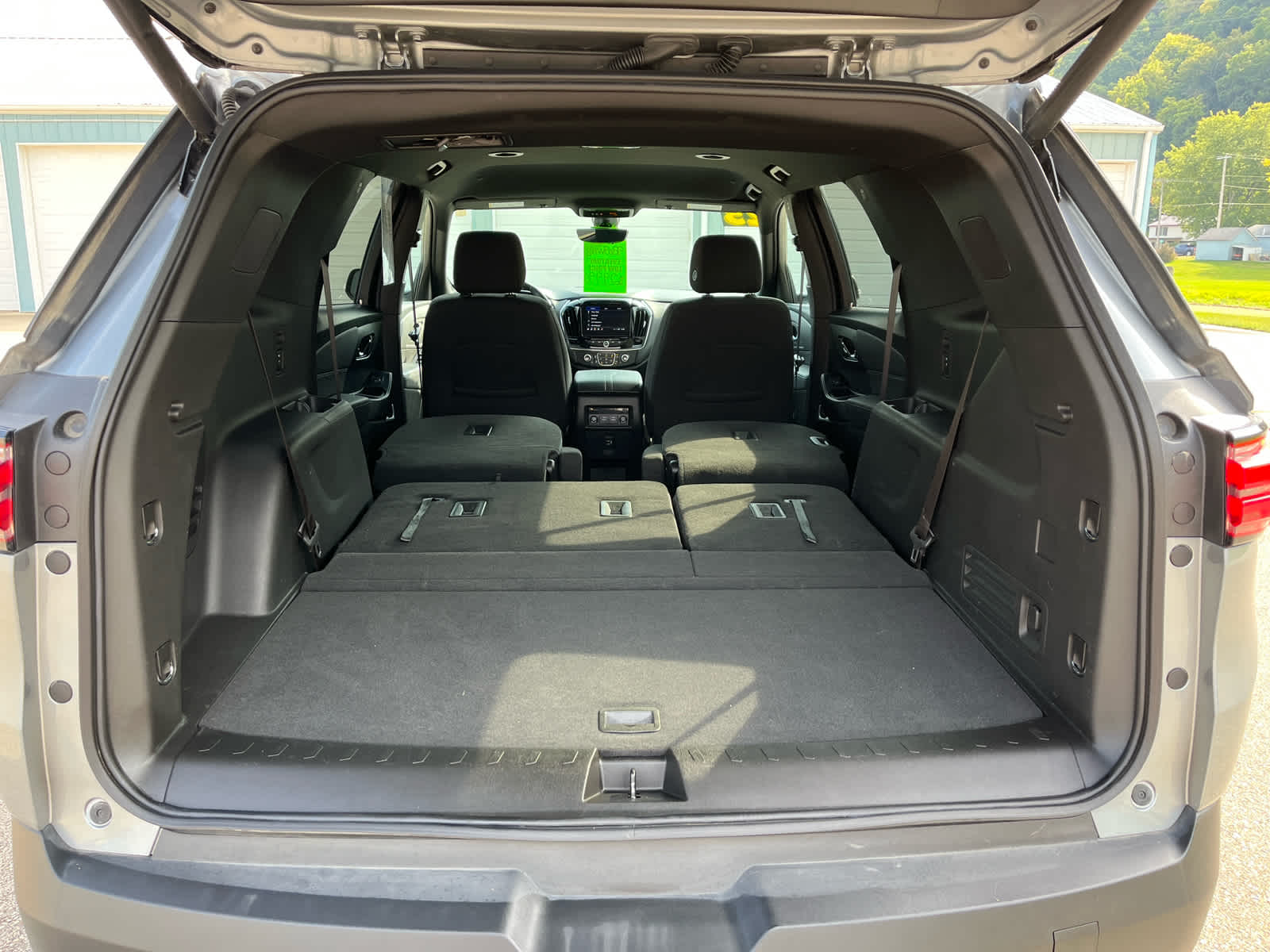 2023 Chevrolet Traverse Cloth photo 13