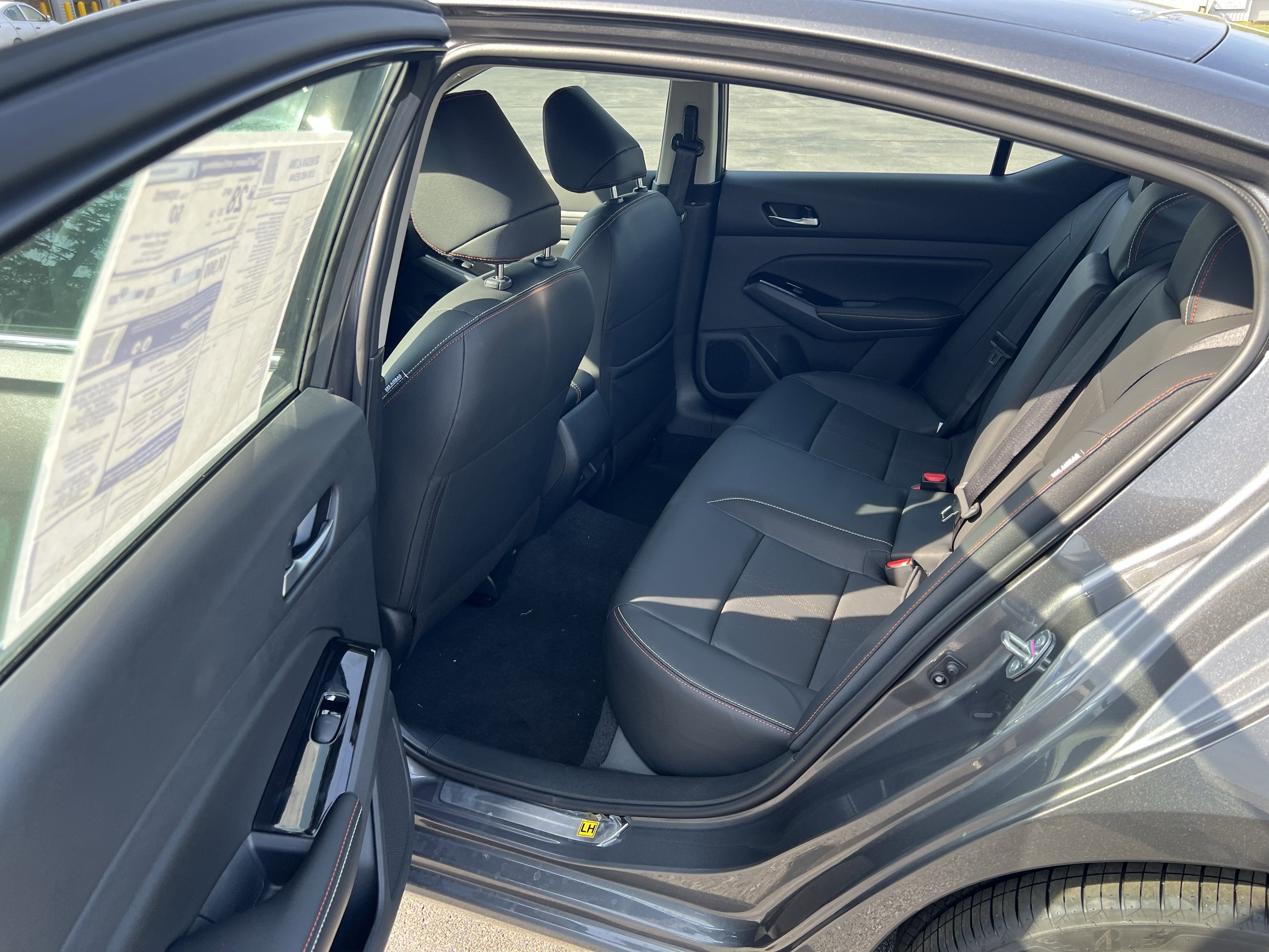 2025 Nissan Altima SR photo 2