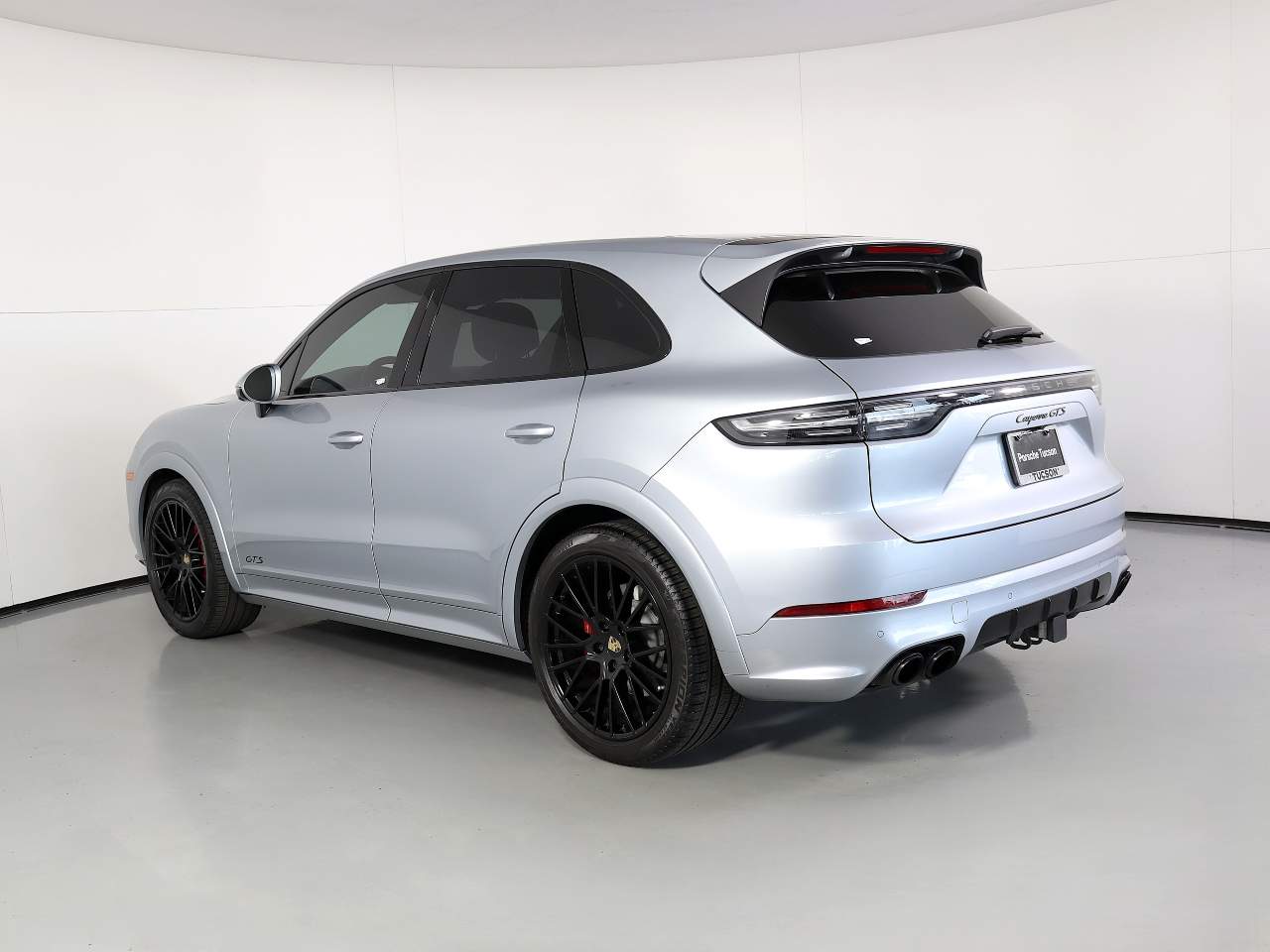 2023 Porsche Cayenne GTS photo 3