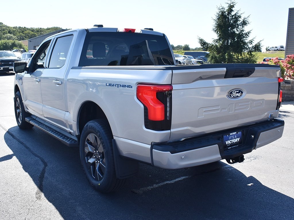 2025 Ford F-150 Lightning XLT photo 3