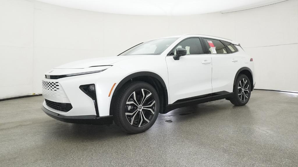 2025 Toyota Crown Signia XLE photo 5
