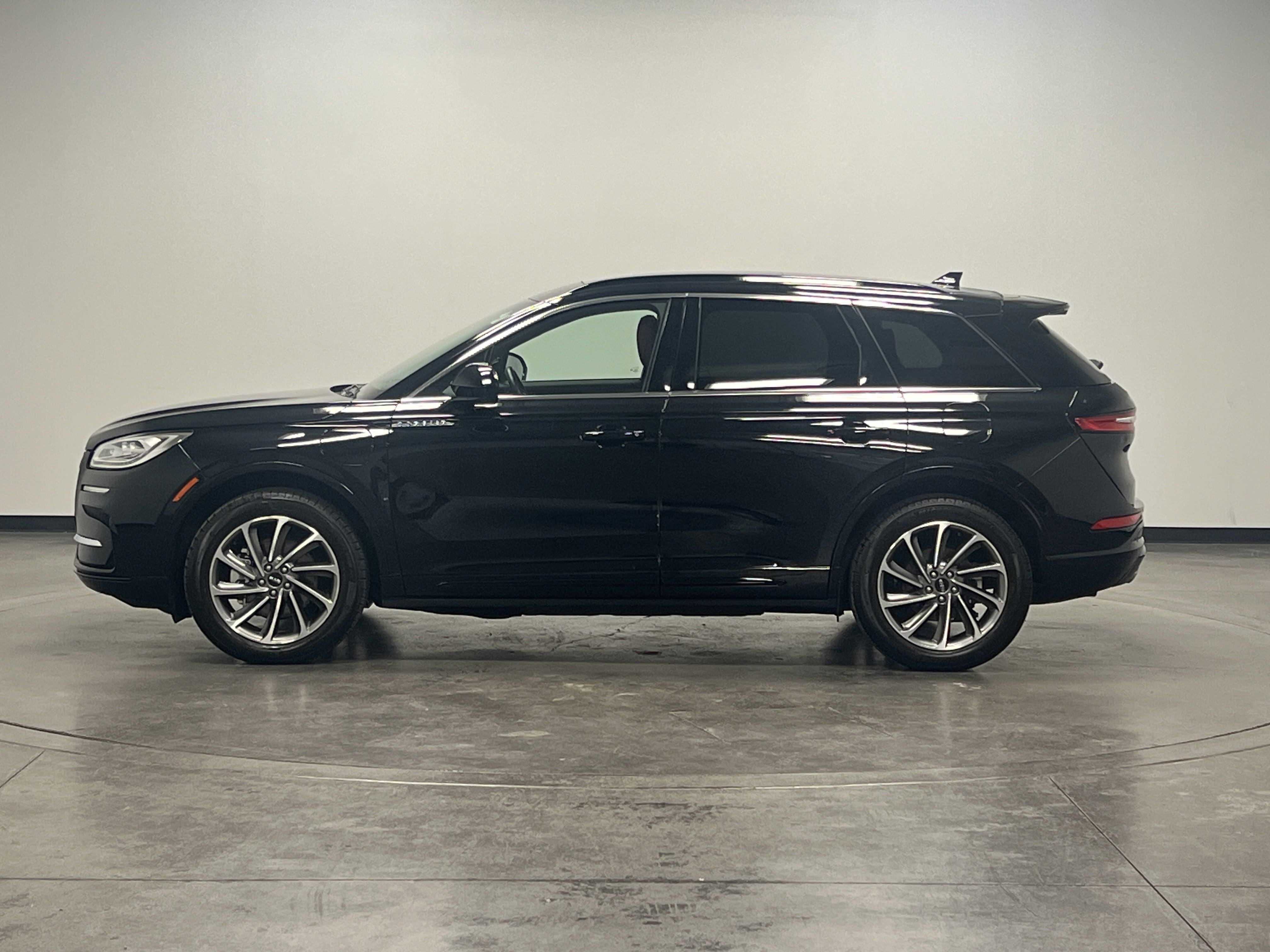 2025 Lincoln Corsair Grand Touring photo 2