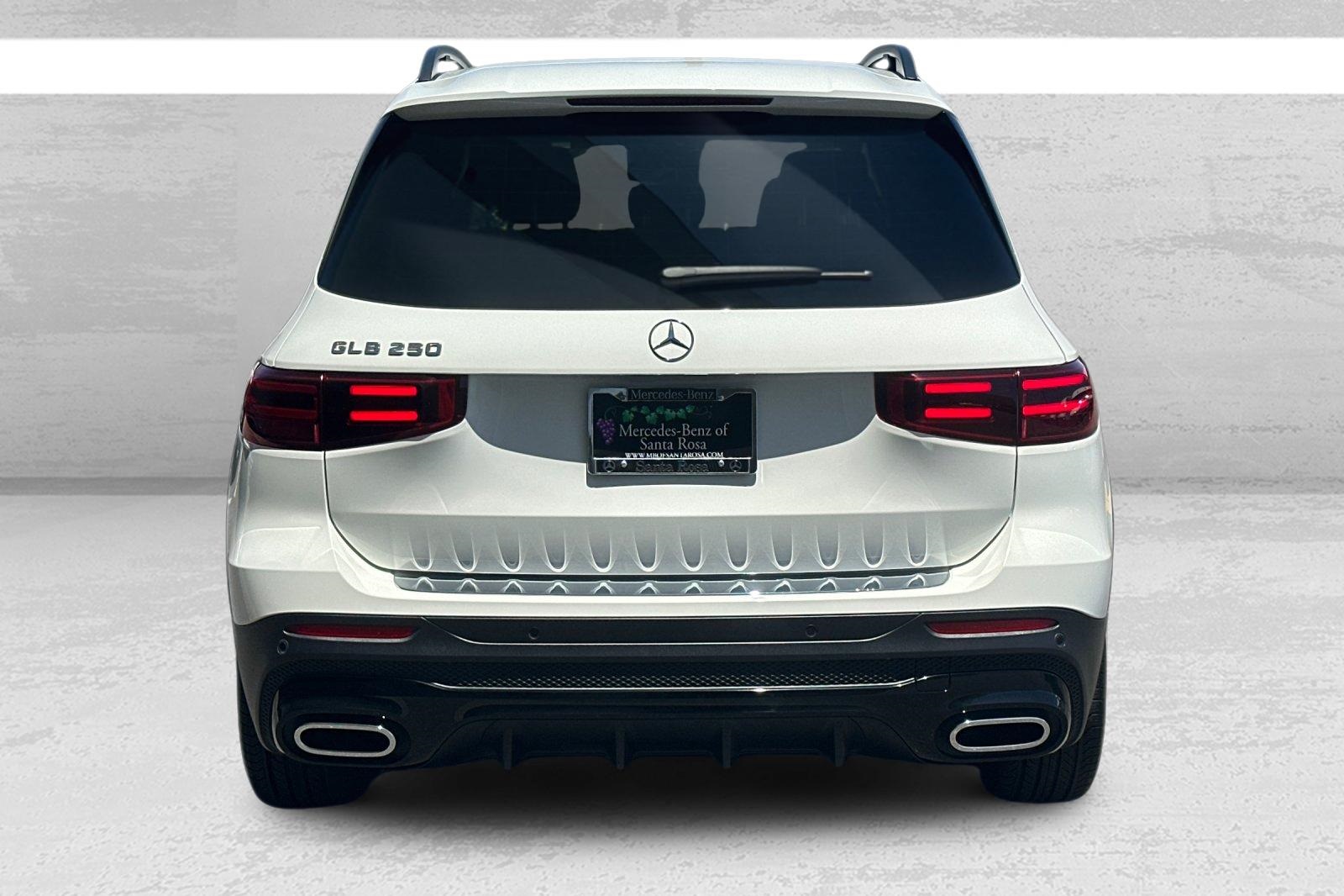 2024 Mercedes Benz GLB 250 photo 4