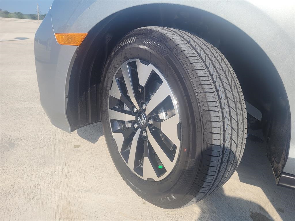 2026 Honda Odyssey EX-L photo 9