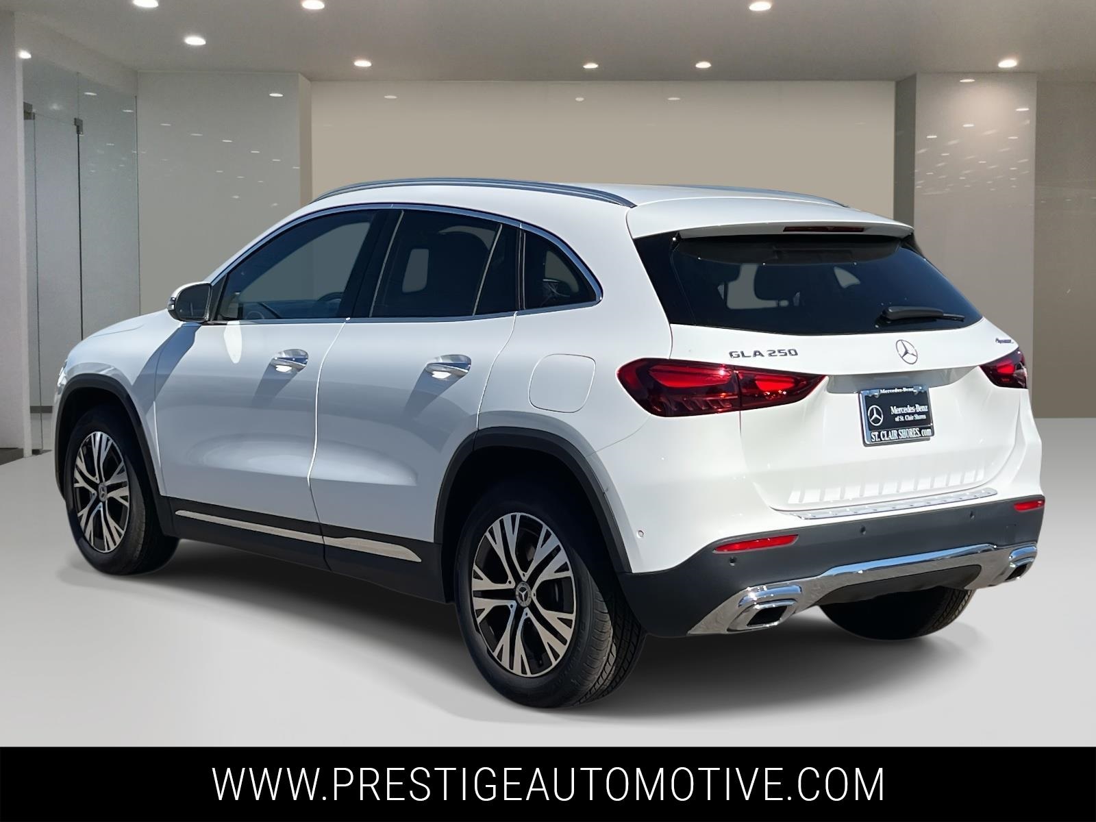 2025 Mercedes Benz GLA 250 4MATIC photo 3