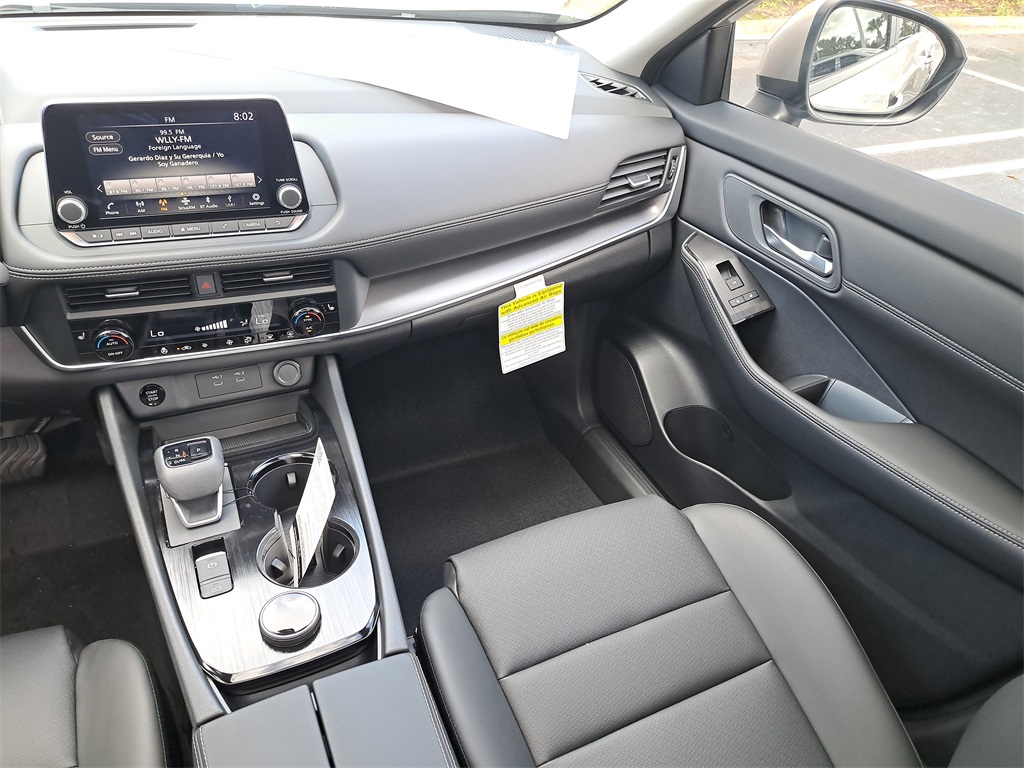 2026 Nissan Rogue SV photo 17